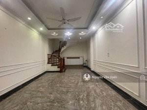 bán nhà 35m2 x 4,5 tầng x 4,2 mt trần vĩ, cầu giấy, nhà phân lô ô tô chạy quanh nhà, thông tứ phía