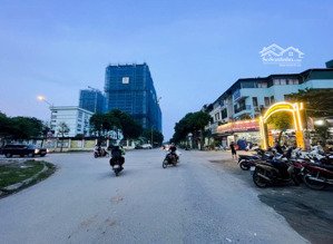 chủ thiện chí giảm 1,5 tỷ để bán nhanh. giá đầu_tư nhỉnh: 15_tỷ phân lô - oto tránh - vỉa hè -