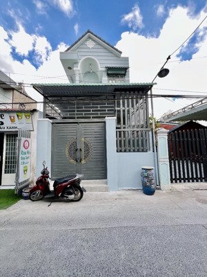 tôi cần bán nhanh căn nhà lầu trệt sổ riêng, giá rẻ tại phường tân đông hiệp, tp dĩ an