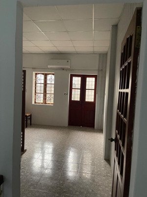 nhà xây rất chắc chắn, tường 20- vị trí đẹp, gần ô tô đỗ,giá hợp lý - dt tích thực tế 45m ,quá hiếm
