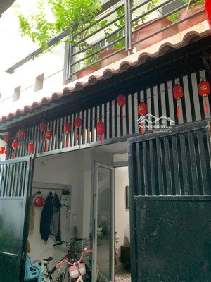 bán nhà 1 sẹc trần văn ơn, cách đường 20m, ngay chợ 2 tầng, sd hơn 100m2, nở hậu 4.85m, 5.2 tỷ tl
