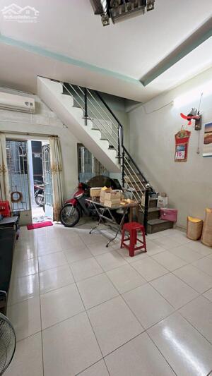 NHÀ ĐƯỜNG PHẠM VĂN BẠCH, GẦN MẶT TIỀN, HẺM NGAY NHÀ 3M, GẦN 30M2, 2 TẦNG 2PN, HOÀN CÔNG ĐỦ, TẶNG NỘI THẤT, CHỈ 3 TỶ.