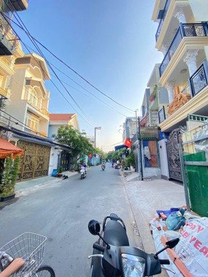 bán căn nhà 3 tầng - 4,5 x 16m - p. - hiệp bình chánh - thủ đức - ngay gần chợ hiệp bình.