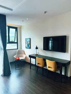 chính chủ bán nhanh căn studio s2 view cầu siêu siêu đẹp. giá tốt nhất thị trường