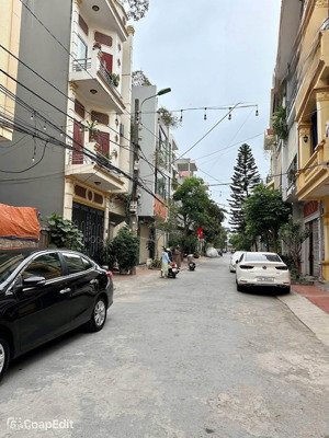 hàng hiếm: trung tâm quận lê chân - khu phân lô - hơn 4 đồng mà ô tô đỗ cửa đỗ tràn lan