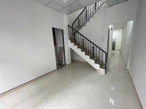 6 triệu/tháng - nhà 1 lầu 3pn2wc hẻm 1 xẹt đường số 1, p.long trường