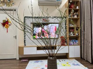 gia đình tôi cần bán căn hộ 94 m 2 ngủ ở cc golden land. lh: 