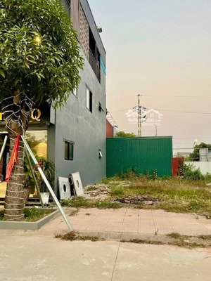 bán đất đấu giá đông la, 75m2, đường chính, mặt tiền kd vip, đối diện công viên, gần kđt đô nghĩa