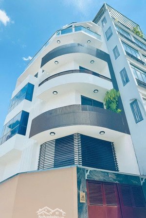 nhà mặt tiền kinh doanh ngay khu phố ẩm thực phan xích long - kd đa ngành - căn góc có thang máy