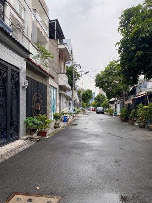 hàng hiếm tại đường số 37, 9,2 tỷ, 72m2, 4pn, 4wc, nhà riêng thủ đức