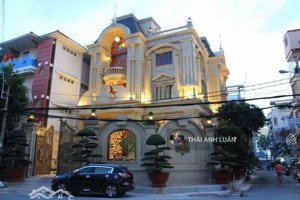 siêu biệt thự 1214m2 - thảo điền, quận 2. ngang 30m dài 36m. hầm 2 tầng (full nội thất) giá: 180 tỷ