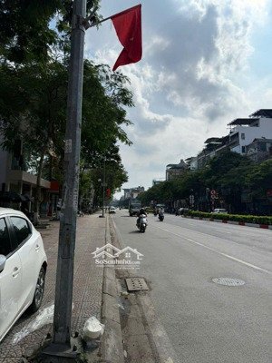 siêu hót nguyễn văn cừ 54m, giá 9,2 tỷ trung tâm phố sầm uất.