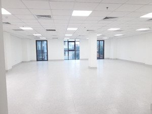 cho thuê lẻ sàn vp hoặc 3 tầng phố mai hắc đế,dt 135m2 x 3 tầng + 1 hầm,tm,giá từ 30tr- 130tr/tháng