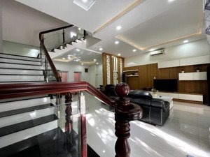 bán căn biệt thự liền kề oasis kdc việt sing nhà mới đẹp đang cho thuê 19 triệu lh 