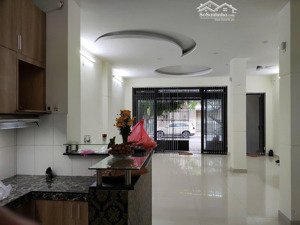 nhà 2 tầng 2mt nguyễn hữu thọ ngang 7m gần trưng nữ vương giá rẻ