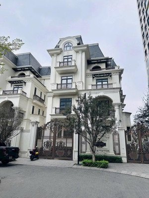 bán biệt thự da the zei- 276m 4,5 tầng 1 hầm- mặt tiền rộng-thiết kế tân cổ điển-giá 88.9 tỷ