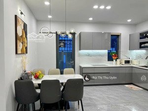 cho thuê nguyên căn full nội thất với gam màu nhẹ nhàng, hiện đại trong kđt sun casa central