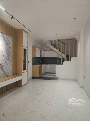 hồ tùng mậu, nhà 31m2, 5 tầng, 4pn, nội thất vip, gần phố, giá chỉ 6.6tỷ, lh e thủy 