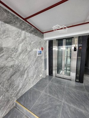bán nhanh nhà phố bùi xương trạch: dt: 83m. 7 tầng. mt:5m. giá:20,8 tỷ