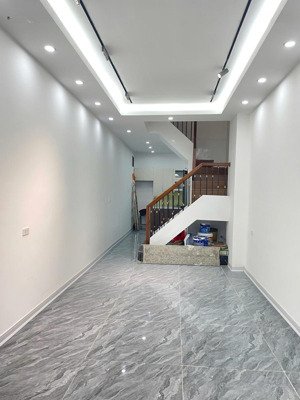 bán nhà pháo đài láng đống đa 41m2 8tỷ4 nhà mới ở ngay cách ô tô 40m nhà thoáng ngõ thông