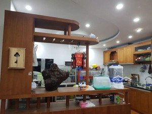 tòa nhà 5 tầng 180m kiệt ô tô hải phòng vị trí kim cương, gần chợ gần ga gần sân bay. vừa ở vừa kd