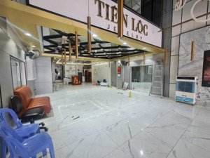 nhà 5 tầng mặt tiền ngô gia tự gần chợ xóm mới khách du lịch cực đông đang có sẵn dòng tiền