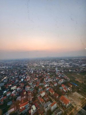 cần bán căn 3 ngủ sp skyoasis view sông hồng cực đẹp giá 4.5 tỷ bao phí