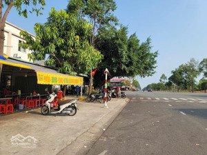 lô góc siêu vip. kinh doanh sầm uất. tiềm năng tăng giá cao. lh 