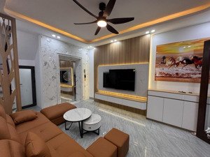 bán sổ đỏ trần khát chân - hai bà trưng - 34m2 - nhỉnh 8tỷ - 5tầng thang máy - lô góc - mt rộng