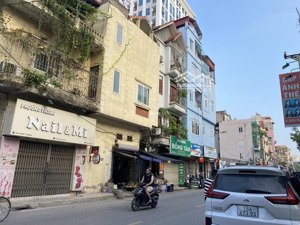 nhà đẹp - mặt phố chiến thắng - 8.89 tỷ - đẹp kinh doanh, mặt tiền 5 mét - nhà vào luôn ạ