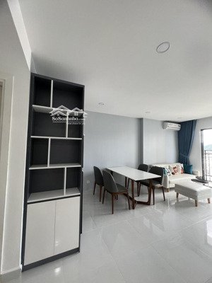 bán căn hộ 2 phòng ngủ dqua nha trang view chợ đầm, tầng 23, nội thất cao cấp hiện đại