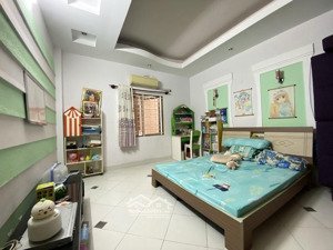 bán nhà hẻm xe hơi. tân quy quận 7. dt 72m2. nhà 3 phòng ngủ. đường lâm văn bền. giá chỉ 6.7tỷ