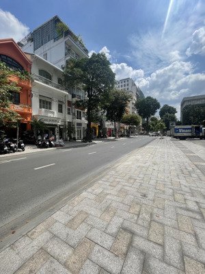 cho thuê nhà mặt tiền đường nguyễn đình chiểu dt 102m2 trệt lầu full bàn ghế văn phòng giá 80tr/thg