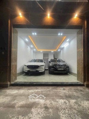 siêu phẩm vương thừa vũ - 7 tầng thang máy - gara 2 ô tô - full nội thất cao cấp - kinh doanh đỉnh