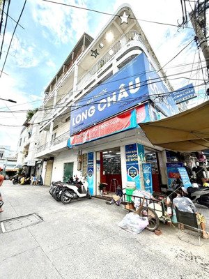 nhà thuê 3 tầng -3,8 x 15 căn góc mặt tiền kd tự do trước chợ nguyễn thị tần p2q8- 50 triệu/th tl