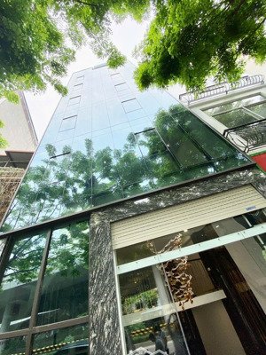 chính chủ bán nhà mặt phố phạm văn đồng,35m, 9 tầng thang máy xây mới, mt 6m, 22,5 tỷ