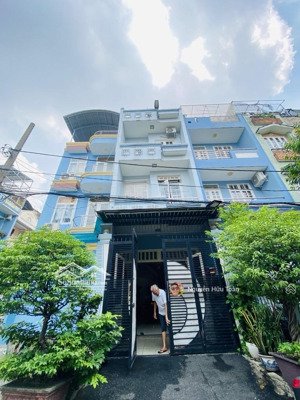 nhà đối diện công viên 4x16m đường 10m có lề đường quang trung quận gò vấp