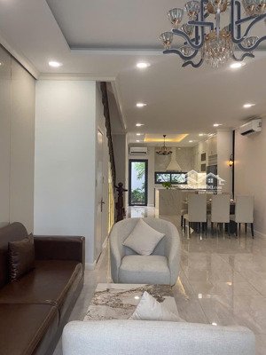 cắt lỗ nhà 2 mặt tiền chợ bùi thanh khiết 80m2 shr. cạnh trường thcs hoàng phan thái