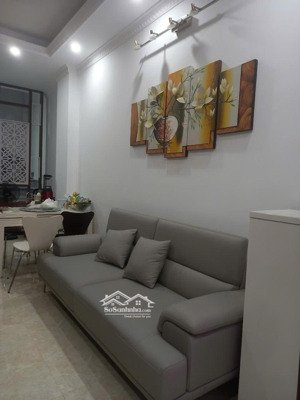 ngõ nông thông,ba gác đỗ cửa gần oto tiện ích. dt 26m 5t mt3,2m giá 5,9 tỷ có tl