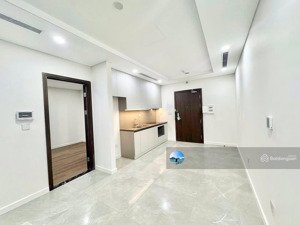 chính chủ cho thuê căn hộ 1pn 52m2 - giá 9tr/tháng sunshine green iconic - em long 