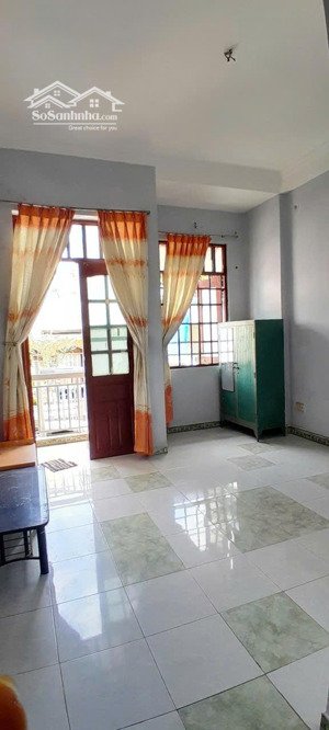 nhà lầu đúc còn 01 phòng 22m2 cho thuê - p25 bình thạnh, gần đh hutech