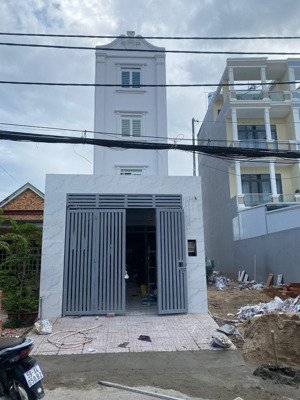 chdv mặt tiền đường hàng tre giá cực tốt