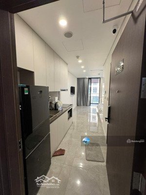 chính chủ cho thuê căn studio 28m2 - giá 9tr full đồ - sunshine green iconic - em long 