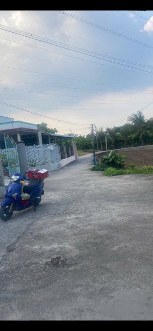 chính chủ cho thuê nhà rộng 3pn, 3wc, 180m2, 3 triệu, ngay quốc lộ thạnh đức, bến lức lh ngay