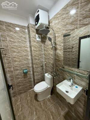 BÁN NHÀ CỰ KHỐI- 32M2 - NHÀ 6 TẦNG THƠM MÙI SƠN - 4 PHÒNG NGỦ - VỊ TRÍ ĐẸP - Ô TÔ ĐỖ CỬA - TƯƠNG LAI TĂNG GIÁ MẠNH