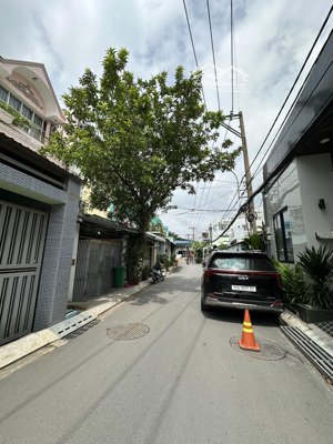 bán nhà 121m2 giá 8,5 tỷ phường cát lái, tp hcm