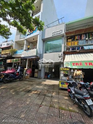 cho thuê nhà mặt tiền đường rạch bùng binh, quận 3, nhà đẹp, khu kinh doanh sầm uất