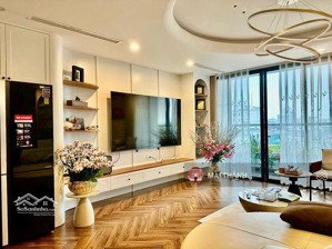 chính chủ bán căn 3pn dt 127m nội thất full đồ bc đông nam tại dự án cầu giấy center point