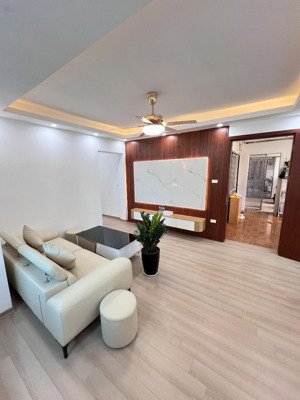 chính chủ bán tầng 3 căn hộ đầm trấu hbt, sổ 65m2 sd 96m2, phân lô ô tô đỗ căn góc 3 thoáng