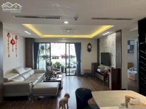 Bán căn hộ chung cư N09 ĐTM Dịch Vọng 123m2 có 3PN - 2WC căn góc, nhà có đồ cơ bản, giá 8.x tỷ